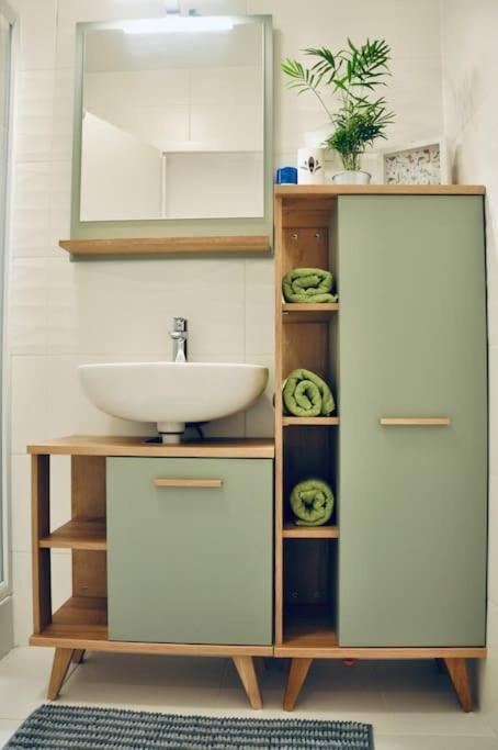 New Studio Apartment In Central Budapest - Free Parking Budapeste Exterior foto